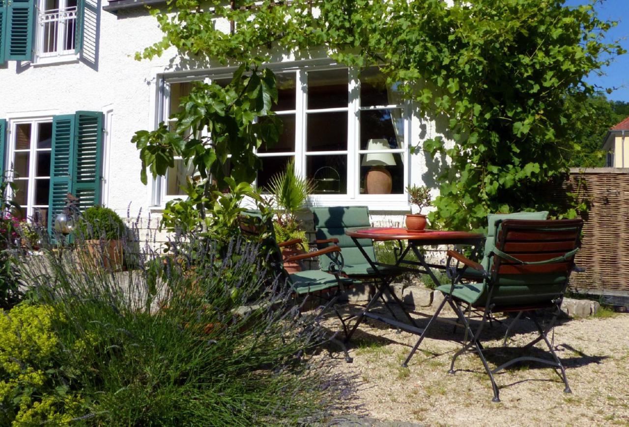 Bed And Breakfast Unter Den Linden Noerdlingen Exterior photo